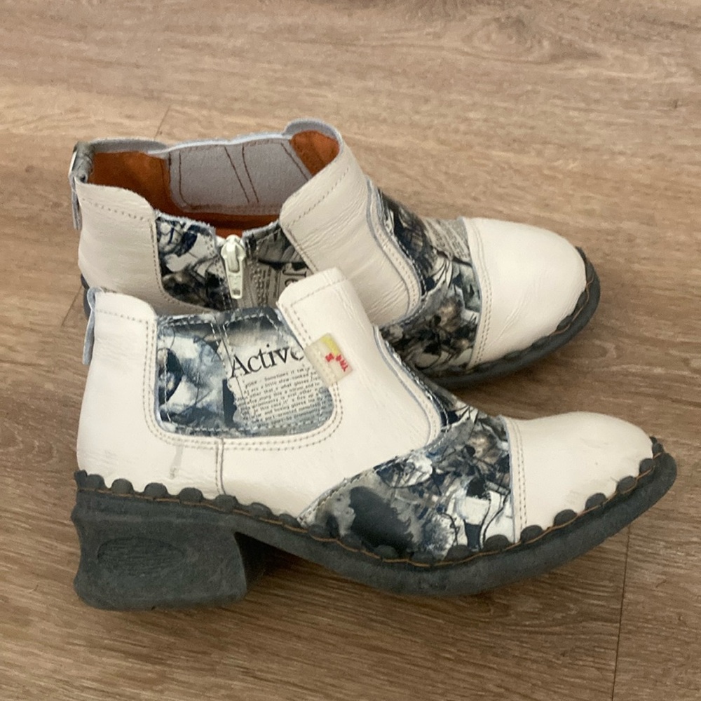 TMA EYES cream and black ankle boots
